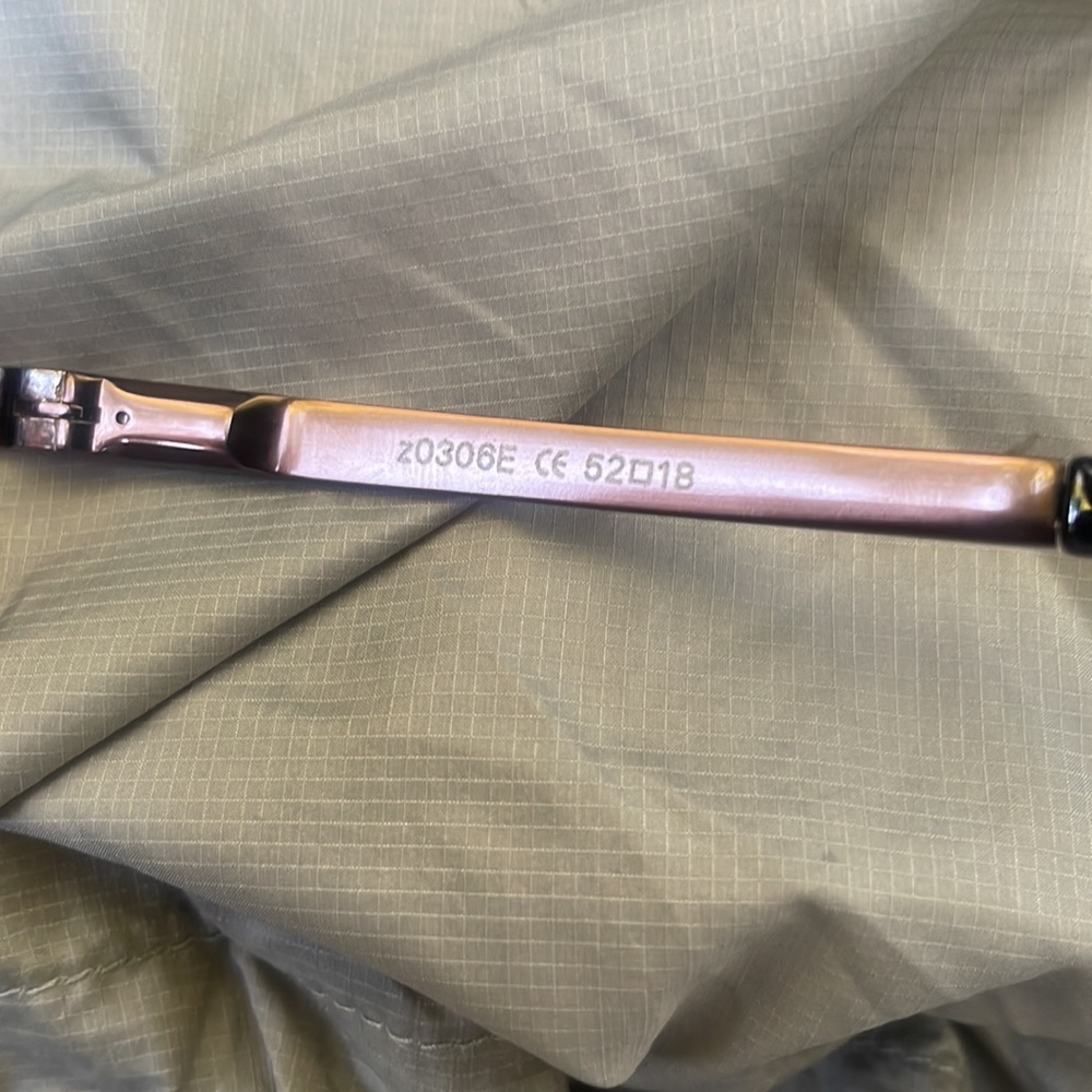 Luis Vuitton sunglasses 2022 - Picture 3 of 8